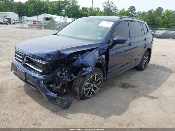 3VV1B7AX2MM097063 2021 VOLKSWAGEN TIGUAN - Image 2