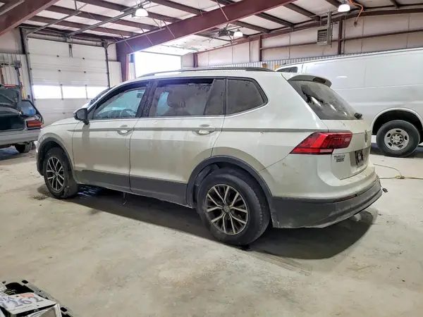 3VV1B7AX2MM111379 2021 VOLKSWAGEN TIGUAN - Image 2