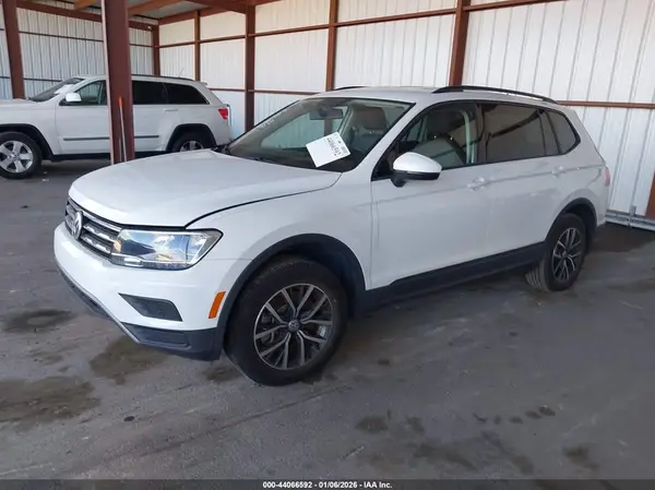 3VV1B7AX2MM131471 2021 VOLKSWAGEN TIGUAN - Image 2