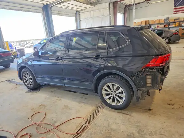 3VV1B7AX3JM019824 2018 VOLKSWAGEN TIGUAN - Image 2