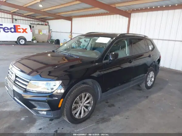 3VV1B7AX3JM024361 2018 VOLKSWAGEN TIGUAN - Image 2