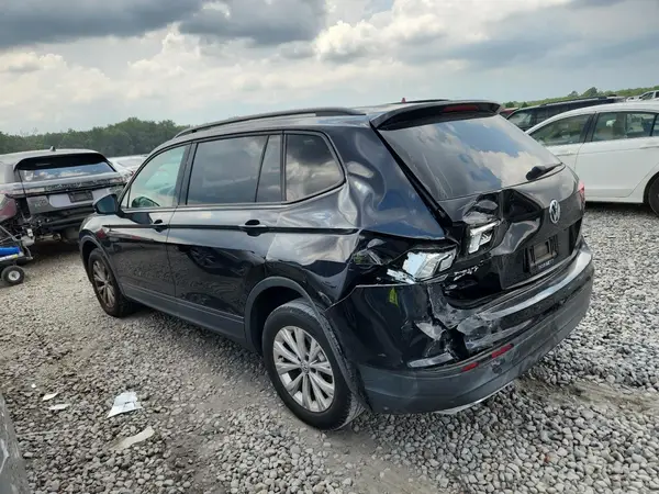 3VV1B7AX3JM054802 2018 VOLKSWAGEN TIGUAN - Image 2
