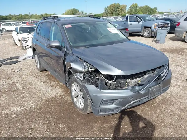 3VV1B7AX3JM054878 2018 VOLKSWAGEN TIGUAN - Image 1