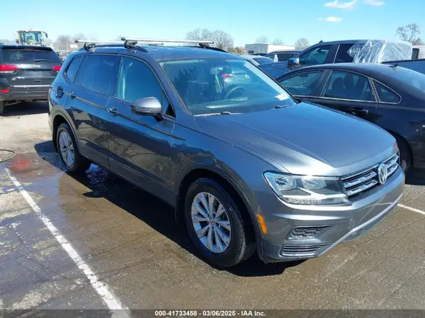 3VV1B7AX3JM058106 2018 VOLKSWAGEN TIGUAN - Image 1