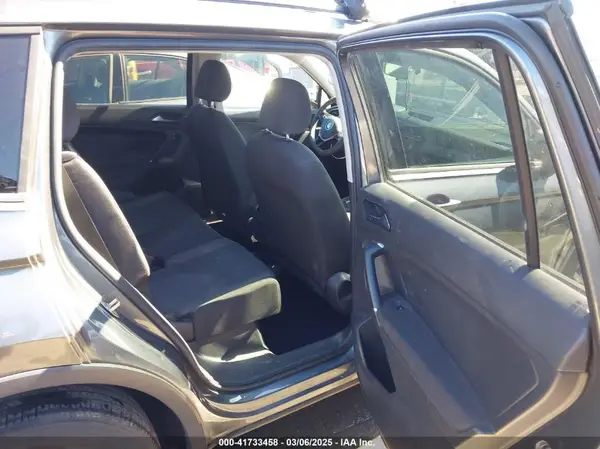 3VV1B7AX3JM058106 2018 VOLKSWAGEN TIGUAN - Image 8