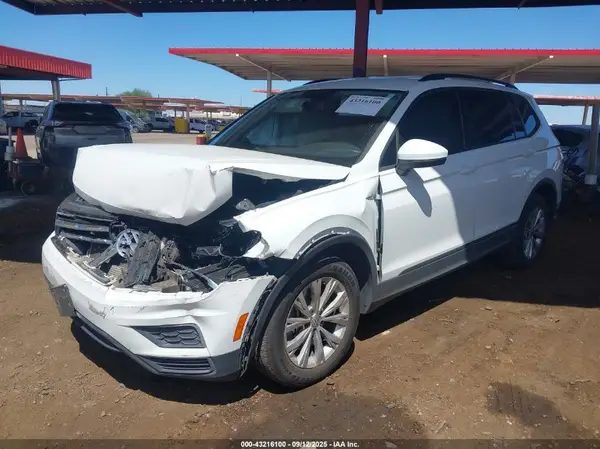 3VV1B7AX3JM067887 2018 VOLKSWAGEN TIGUAN - Image 2