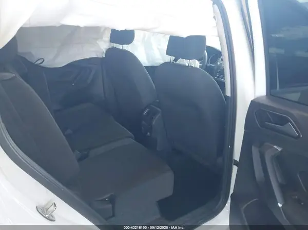 3VV1B7AX3JM067887 2018 VOLKSWAGEN TIGUAN - Image 8