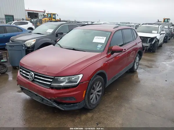 3VV1B7AX3JM072409 2018 VOLKSWAGEN TIGUAN - Image 2