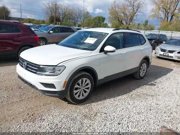 3VV1B7AX3JM091722 2018 VOLKSWAGEN TIGUAN - Image 2