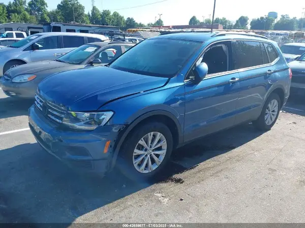 3VV1B7AX3JM108793 2018 VOLKSWAGEN TIGUAN - Image 2