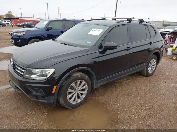 3VV1B7AX3JM121415 2018 VOLKSWAGEN TIGUAN - Image 2