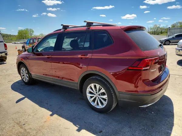 3VV1B7AX3JM146217 2018 VOLKSWAGEN TIGUAN - Image 2