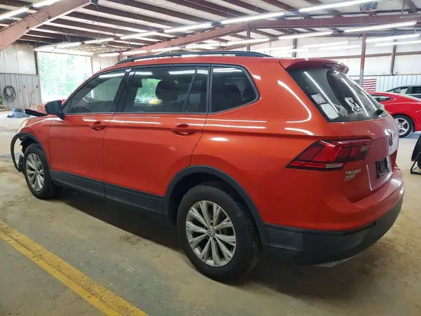 3VV1B7AX3KM033675 2019 VOLKSWAGEN TIGUAN - Image 2