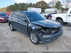 3VV1B7AX3KM063596 2019 VOLKSWAGEN TIGUAN