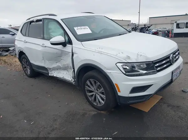 3VV1B7AX3LM055810 2020 VOLKSWAGEN TIGUAN - Image 1