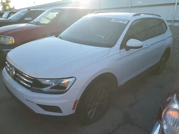 3VV1B7AX3LM072977 2020 VOLKSWAGEN TIGUAN - Image 1