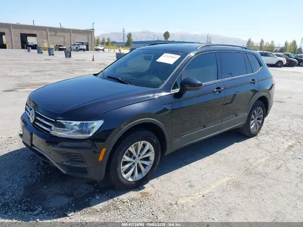 3VV1B7AX3LM135916 2020 VOLKSWAGEN TIGUAN - Image 2