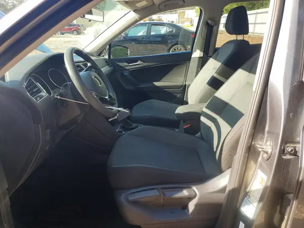 2020 VOLKSWAGEN TIGUAN auction photo 7