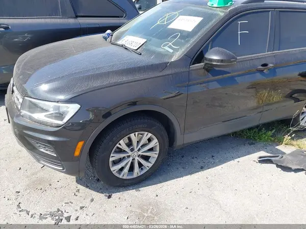 3VV1B7AX3LM147791 2020 VOLKSWAGEN TIGUAN - Image 2