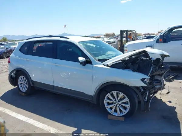 3VV1B7AX3LM181486 2020 VOLKSWAGEN TIGUAN - Image 1