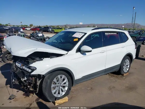 3VV1B7AX3LM181486 2020 VOLKSWAGEN TIGUAN - Image 2
