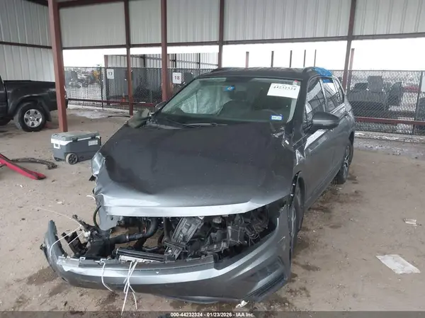 3VV1B7AX3MM038913 2021 VOLKSWAGEN TIGUAN - Image 2