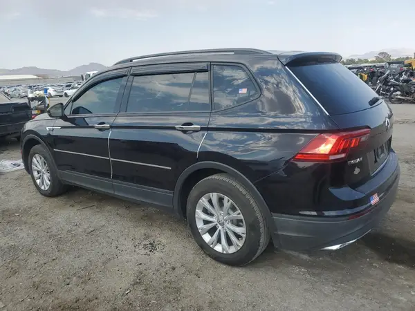 3VV1B7AX4JM015118 2018 VOLKSWAGEN TIGUAN - Image 2