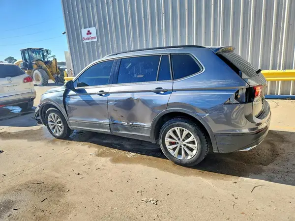 3VV1B7AX4JM024062 2018 VOLKSWAGEN TIGUAN - Image 2