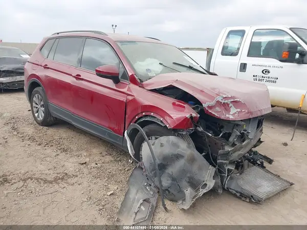3VV1B7AX4JM031769 2018 VOLKSWAGEN TIGUAN - Image 1