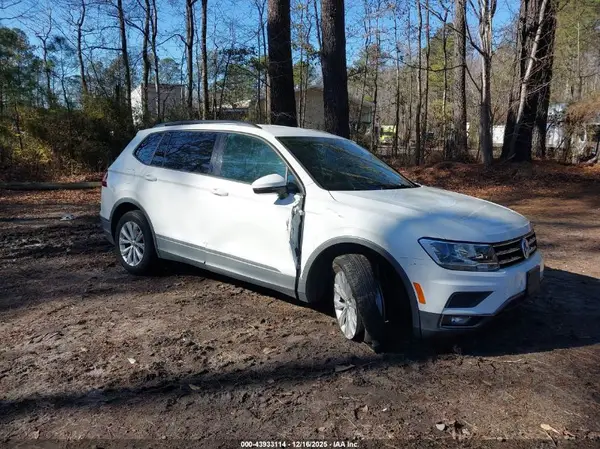 3VV1B7AX4JM033750 2018 VOLKSWAGEN TIGUAN - Image 1
