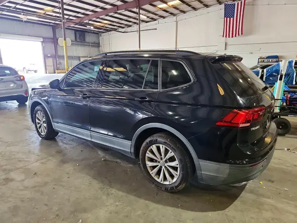 3VV1B7AX4JM040200 2019 VOLKSWAGEN TIGUAN - Image 2