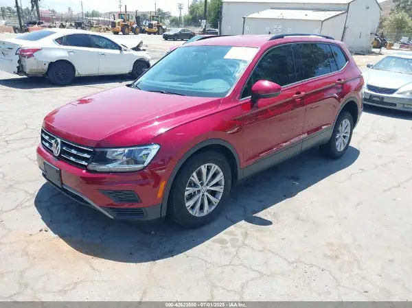 3VV1B7AX4JM043324 2018 VOLKSWAGEN TIGUAN - Image 2