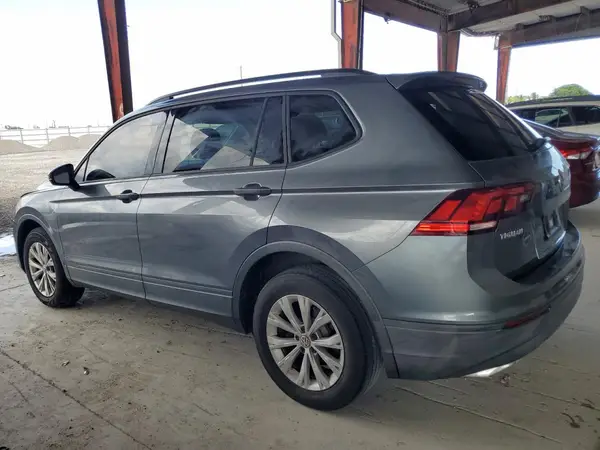 3VV1B7AX4JM055103 2018 VOLKSWAGEN TIGUAN - Image 2