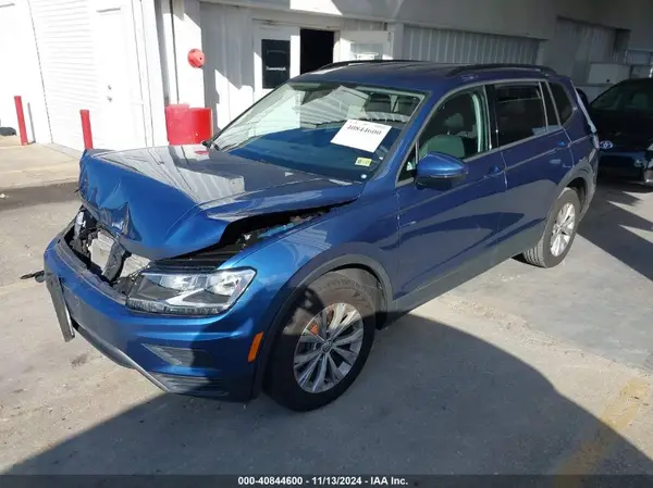 3VV1B7AX4JM059717 2018 VOLKSWAGEN TIGUAN - Image 2