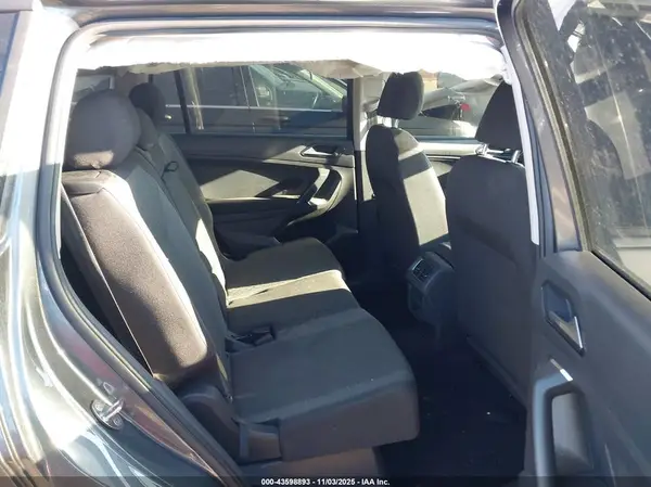 3VV1B7AX4JM064688 2018 VOLKSWAGEN TIGUAN - Image 8