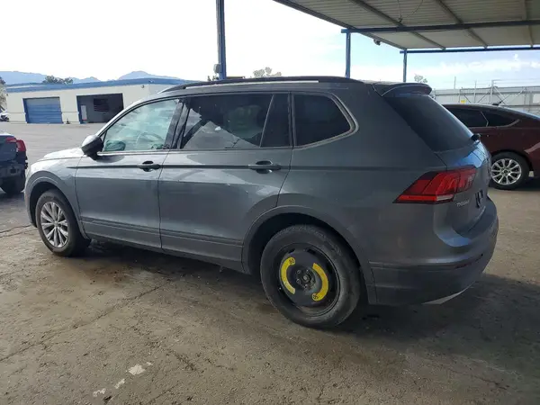3VV1B7AX4JM064755 2018 VOLKSWAGEN TIGUAN - Image 2
