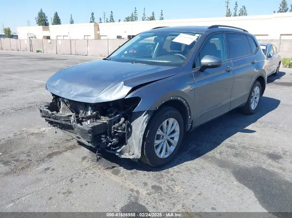 3VV1B7AX4JM066344 2018 VOLKSWAGEN TIGUAN - Image 2