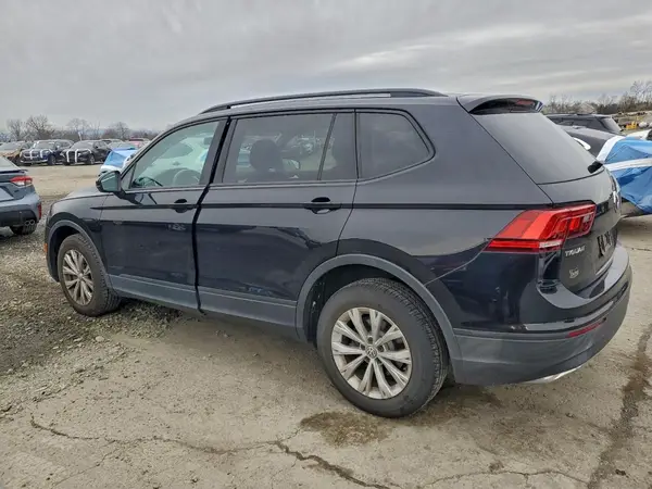 3VV1B7AX4JM078137 2018 VOLKSWAGEN TIGUAN - Image 2