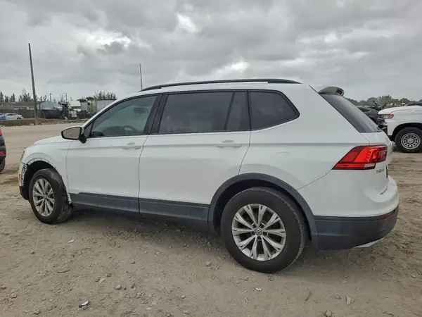 3VV1B7AX4JM079823 2018 VOLKSWAGEN TIGUAN - Image 2