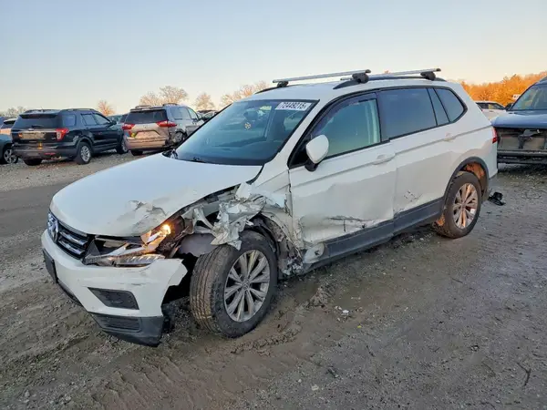 3VV1B7AX4JM099120 2018 VOLKSWAGEN TIGUAN - Image 1