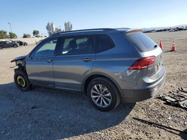 3VV1B7AX4JM103540 2018 VOLKSWAGEN TIGUAN - Image 2