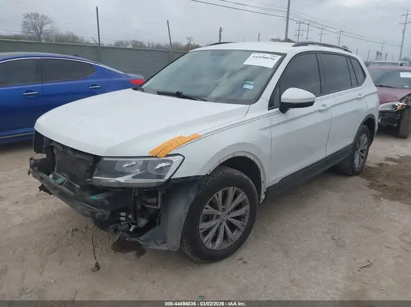 3VV1B7AX4JM114893 2018 VOLKSWAGEN TIGUAN - Image 2