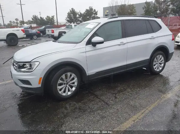 3VV1B7AX4JM121567 2018 VOLKSWAGEN TIGUAN - Image 2
