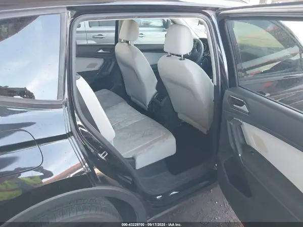 3VV1B7AX4JM121682 2018 VOLKSWAGEN TIGUAN - Image 8