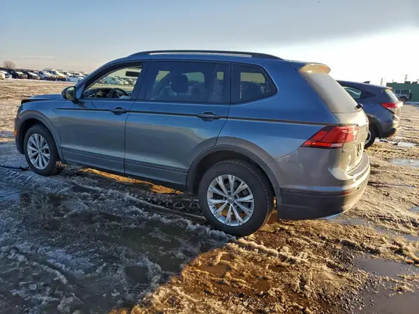 3VV1B7AX4JM125733 2018 VOLKSWAGEN TIGUAN - Image 2