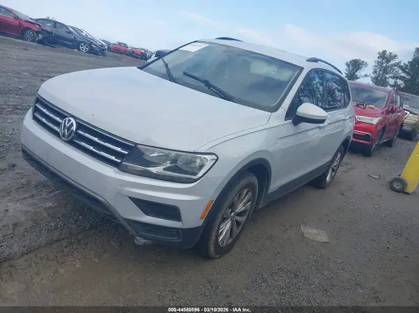 3VV1B7AX4JM143696 2018 VOLKSWAGEN TIGUAN - Image 2
