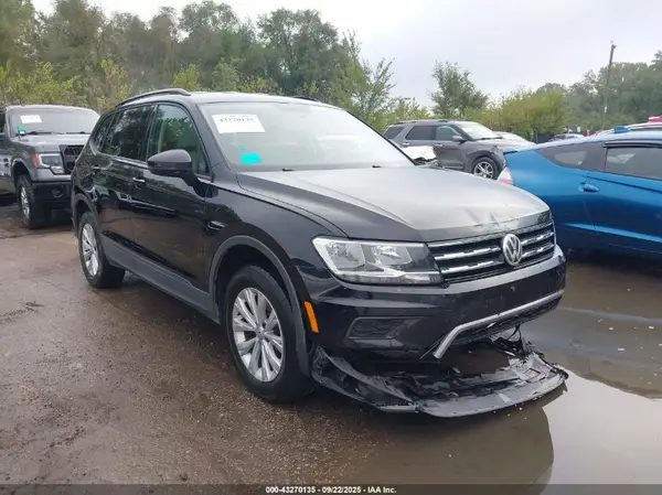 3VV1B7AX4LM132698 2020 VOLKSWAGEN TIGUAN - Image 1