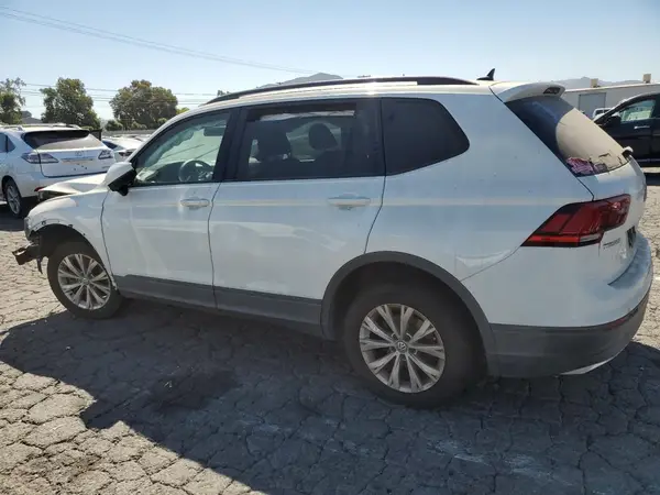 3VV1B7AX4LM136721 2020 VOLKSWAGEN TIGUAN - Image 2