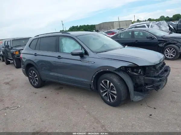 3VV1B7AX4NM141775 2022 VOLKSWAGEN TIGUAN - Image 1