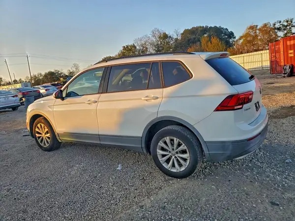 3VV1B7AX5JM035667 2018 VOLKSWAGEN TIGUAN - Image 2
